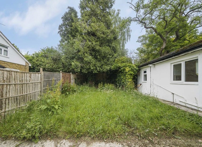 Properties let in Mountfield Road - N3 3ND view4