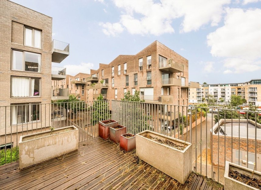 Properties to let in Narrowboat Avenue - TW8 8FD view7
