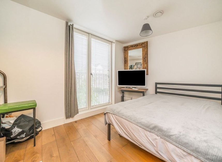 Properties to let in Narrowboat Avenue - TW8 8FD view4