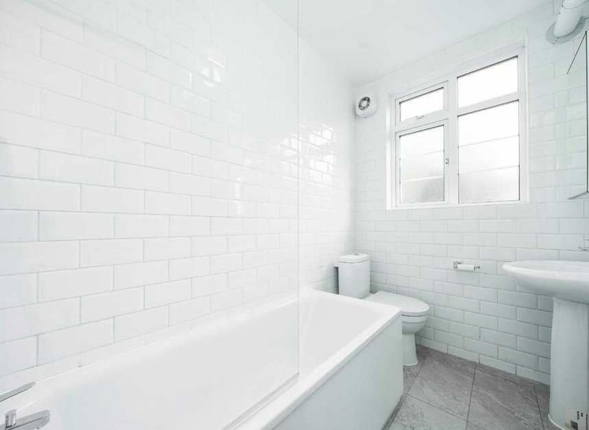 Properties to let in Nether Close - N3 1AA view7