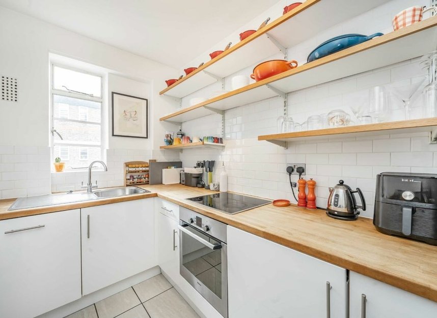 Properties let in Nightingale Lane - SW12 8AH view3