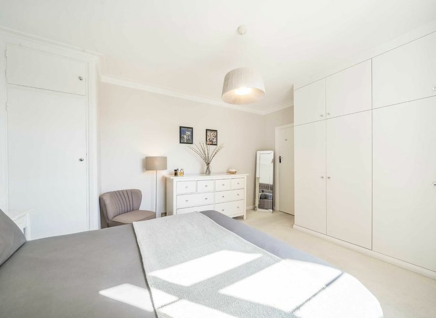 Properties let in Nightingale Lane - SW12 8AH view7