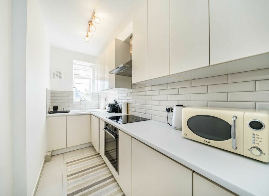 Properties let in Nightingale Lane - SW12 8AH view4