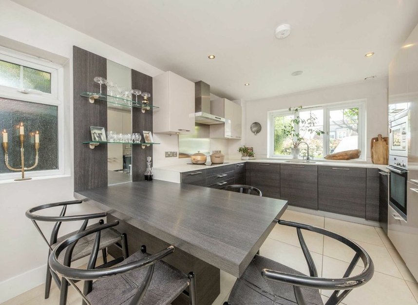 Properties let in Oakhurst Close - KT2 5EQ view4