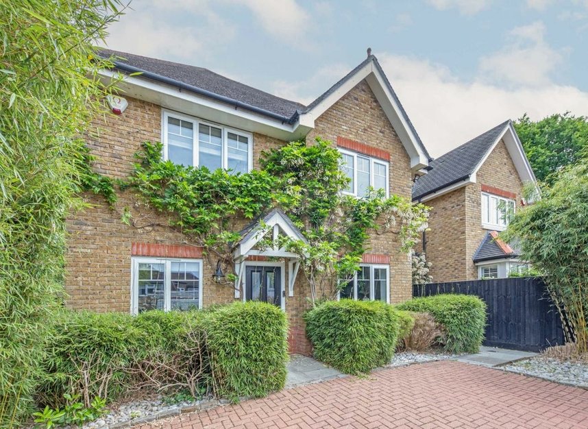 Properties let in Oakhurst Close - KT2 5EQ view1