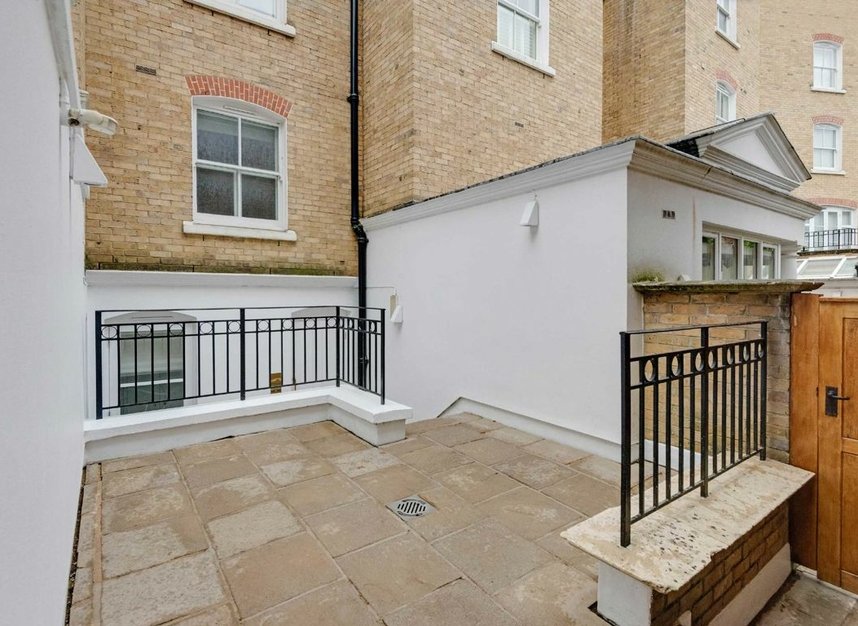 Properties let in Observatory Gardens - W8 7HY view8