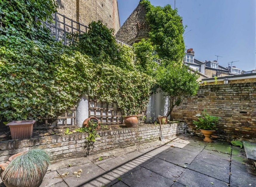 Properties to let in Old Brewery Mews - NW3 1PZ view4