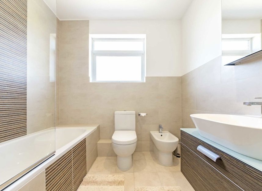 Properties to let in Orchard Rise - KT2 7EY view5