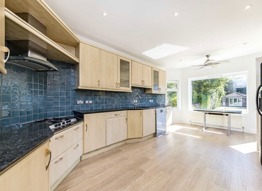 Properties to let in Orchard Rise - KT2 7EY view8