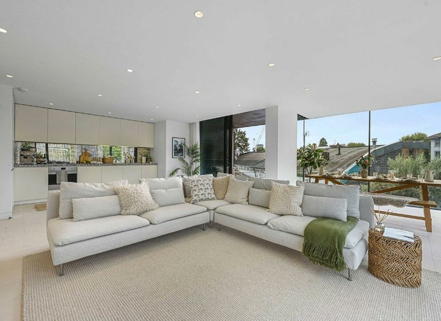 Properties to let in Oval Road - NW1 7EU view2