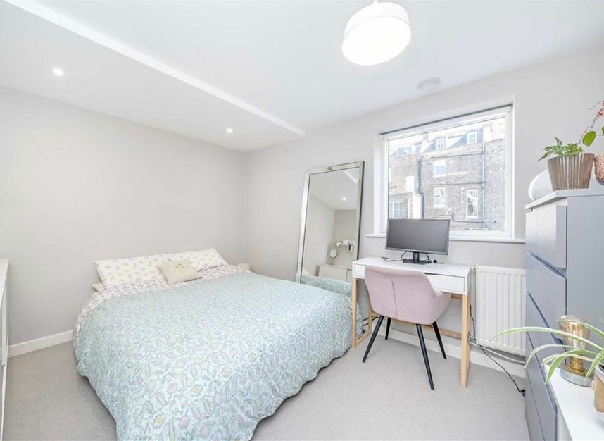 Properties let in Palfrey Place - SW8 1AR view6
