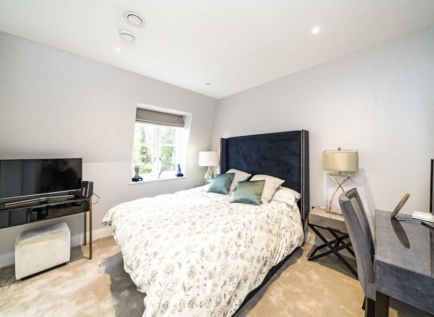 Properties to let in Palladian Gardens - W4 2ER view5