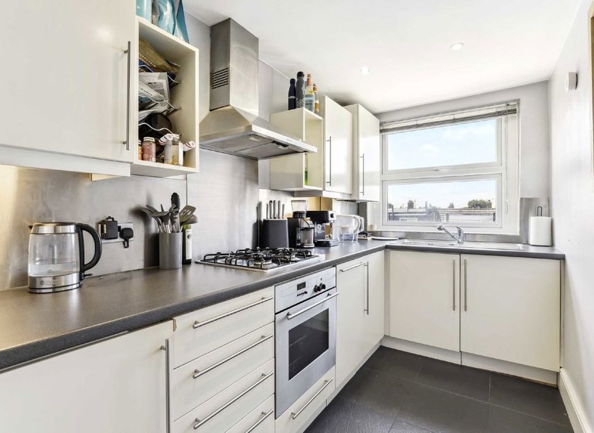 Properties to let in Park Hill - SW4 9PB view3