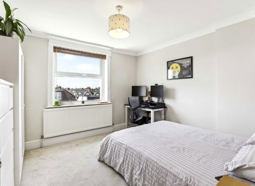 Properties to let in Park Hill - SW4 9PB view4