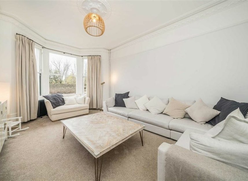 Properties let in Park Road - KT1 4AY view2