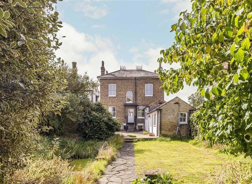 Properties let in Park Road - KT1 4AY view9