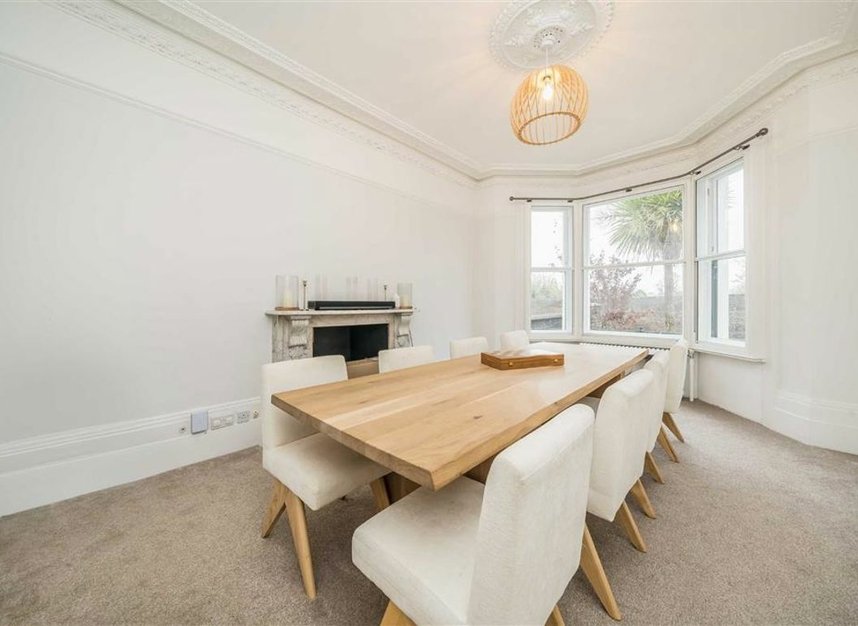 Properties let in Park Road - KT1 4AY view4