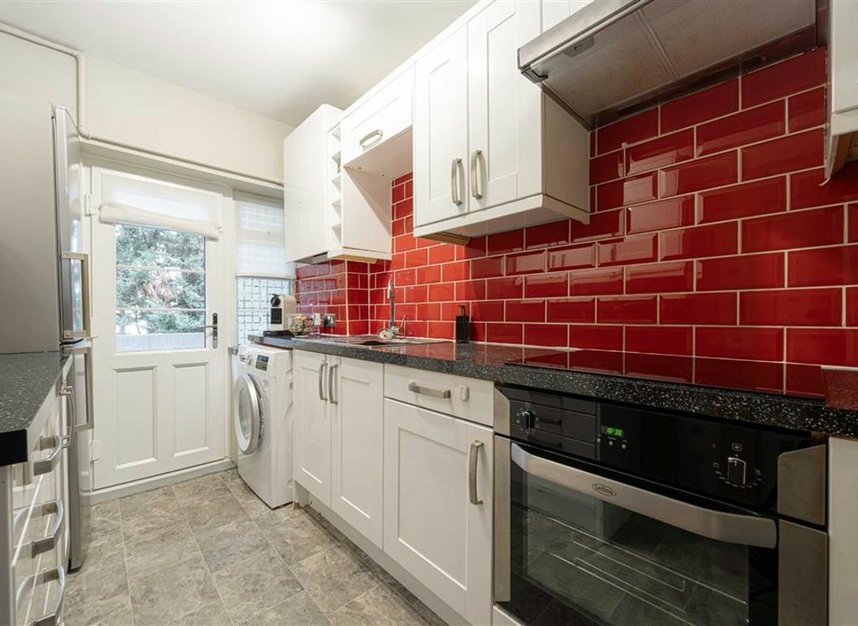 Properties let in Park Road - KT1 4AX view3