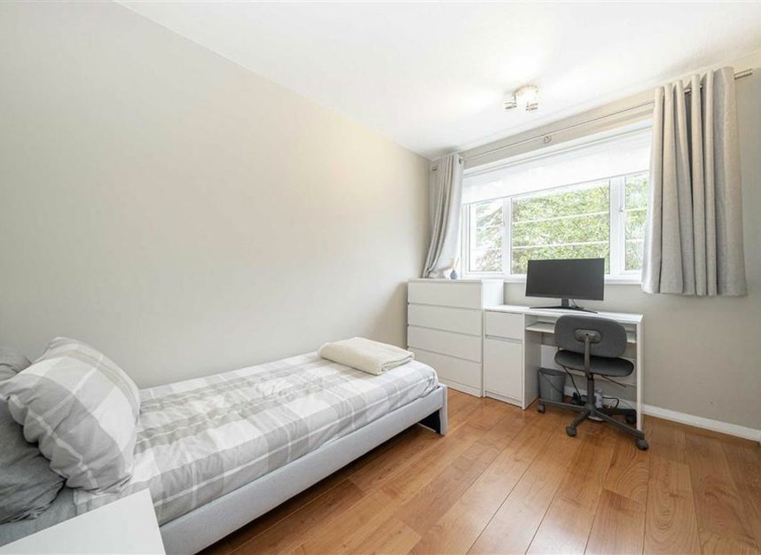 Properties let in Park Road - KT1 4AX view5