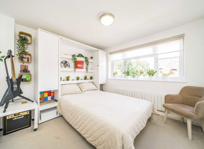 Properties to let in Park Road - W4 3EP view5