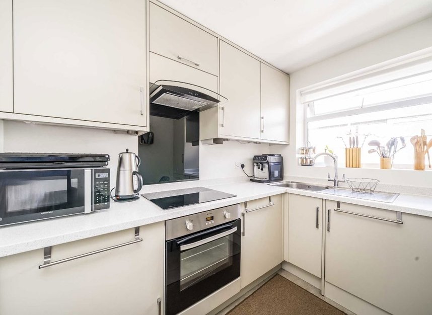 Properties to let in Park Road - W4 3EP view3