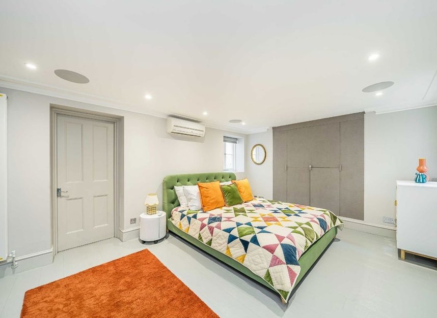 Properties to let in Park Village West - NW1 4AE view9