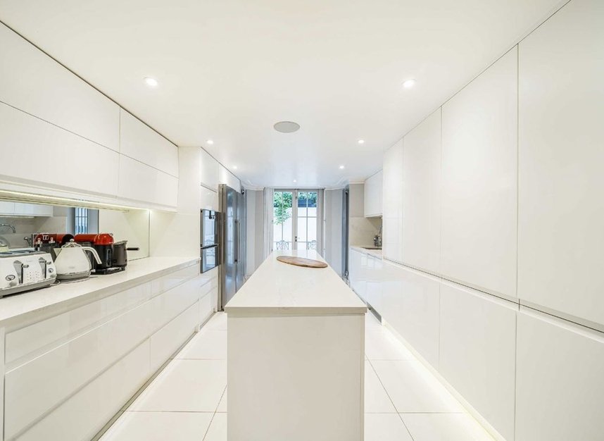 Properties to let in Park Village West - NW1 4AE view4