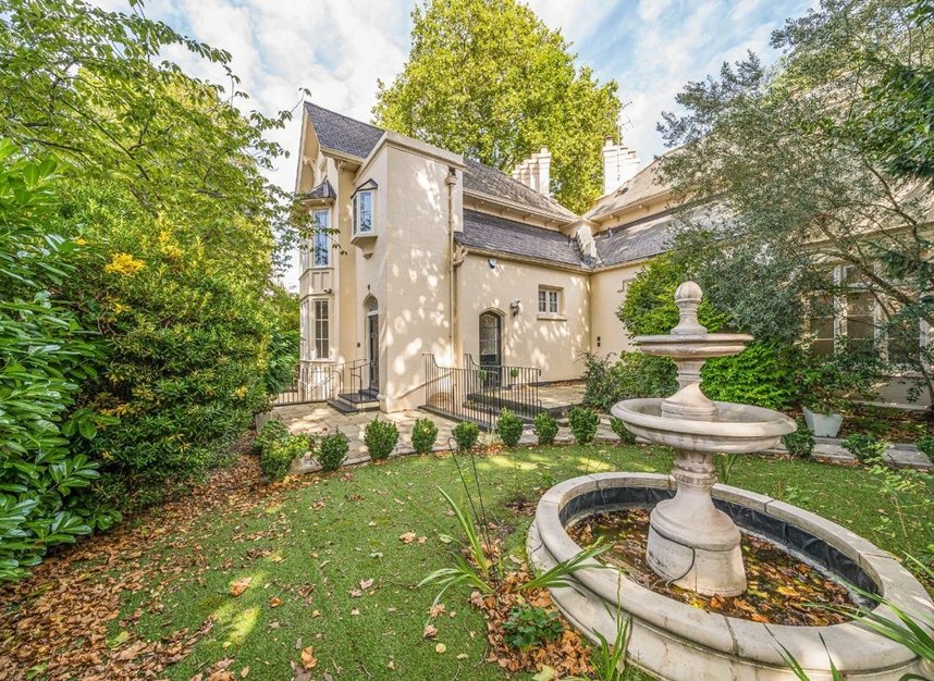 Properties to let in Park Village West - NW1 4AE view1