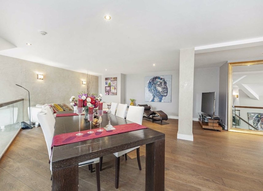Properties to let in Parkgate Road - SW11 4NA view4