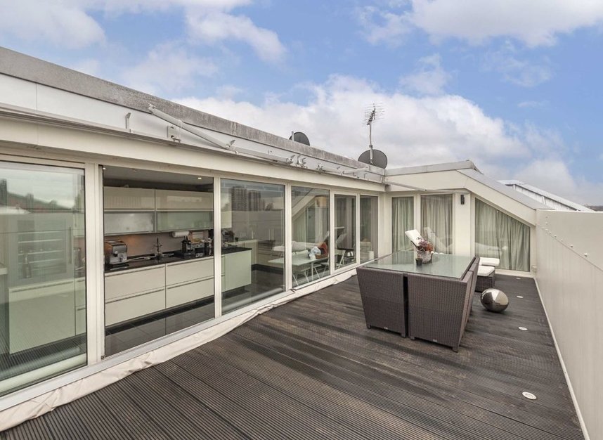Properties to let in Parkgate Road - SW11 4NA view8