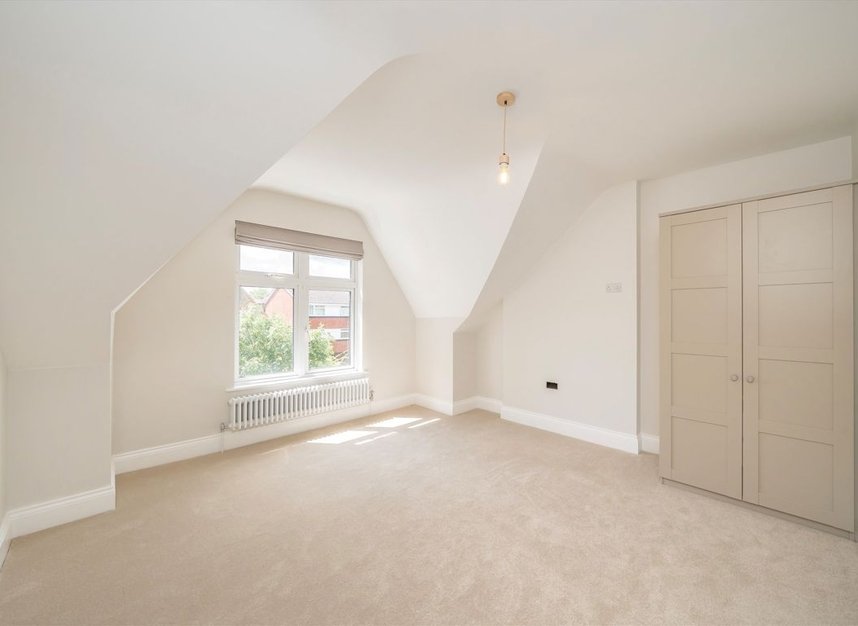 Properties to let in Parklands - KT5 8EA view4