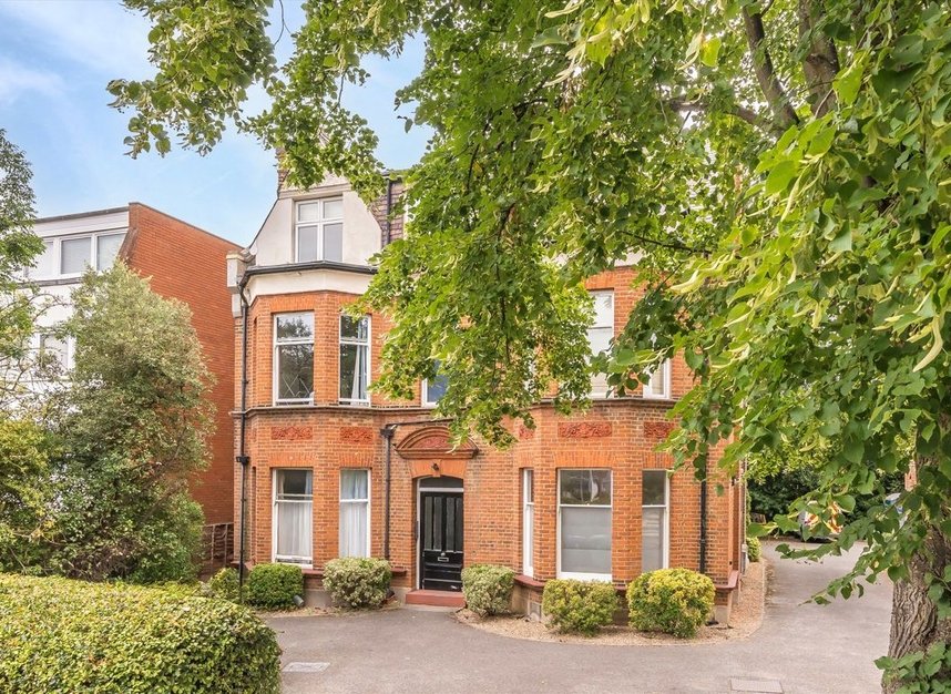 Properties to let in Parklands - KT5 8EA view1
