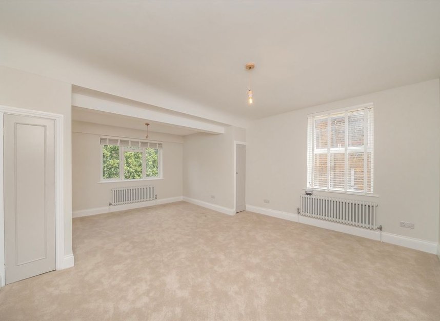 Properties to let in Parklands - KT5 8EA view2