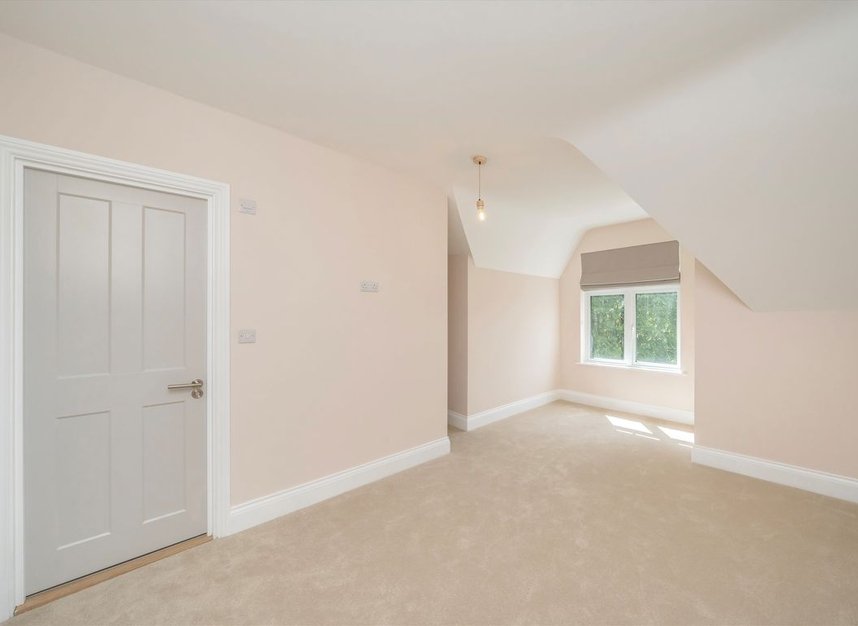 Properties to let in Parklands - KT5 8EA view5