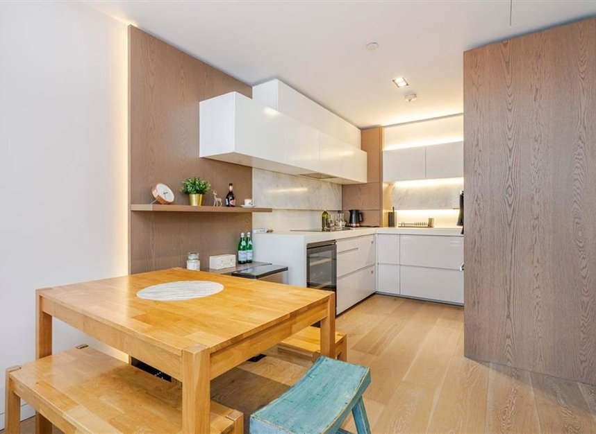 Properties to let in Pearson Square - W1T 3BQ view3