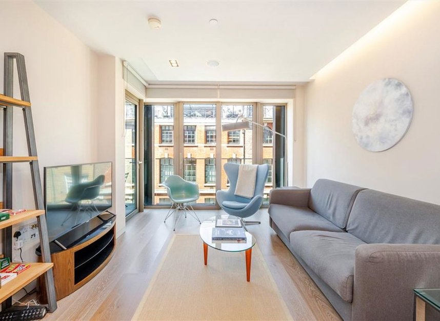 Properties to let in Pearson Square - W1T 3BQ view1