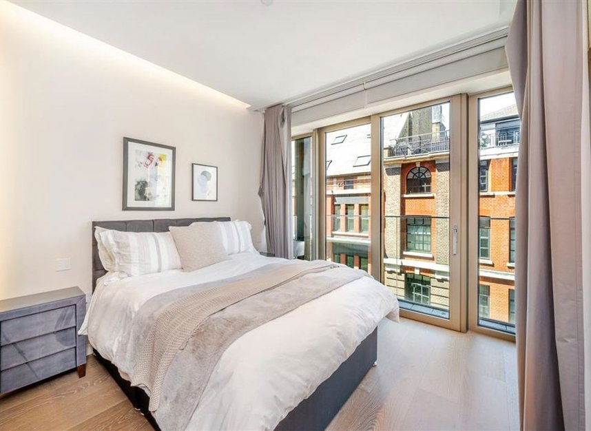 Properties to let in Pearson Square - W1T 3BQ view4
