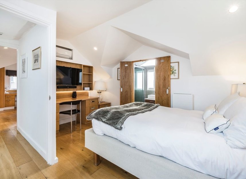 Properties to let in Pembroke Mews - W8 6ER view8