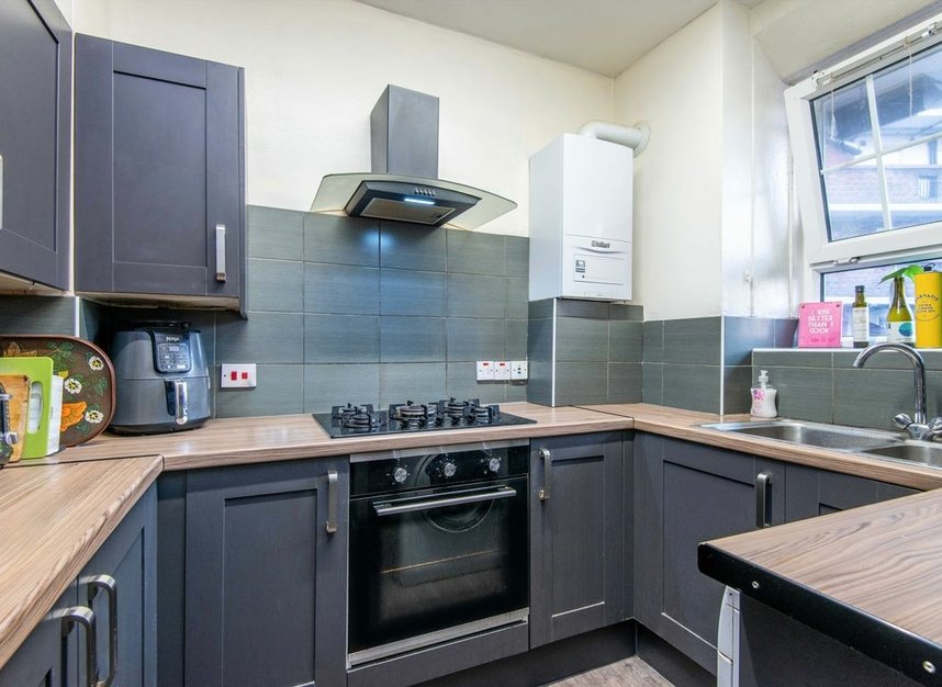 Properties let in Pembury Road - E5 8LY view3