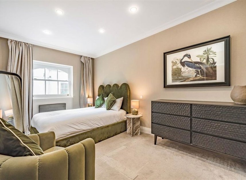 Properties to let in Petersham Place - SW7 5PX view6