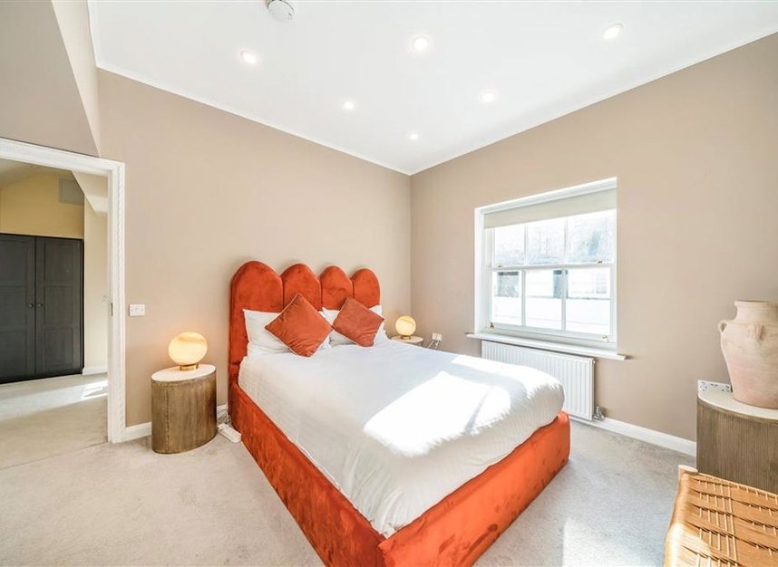Properties to let in Petersham Place - SW7 5PX view10