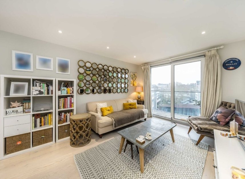 Properties let in Plough Road - SW11 2DE view2