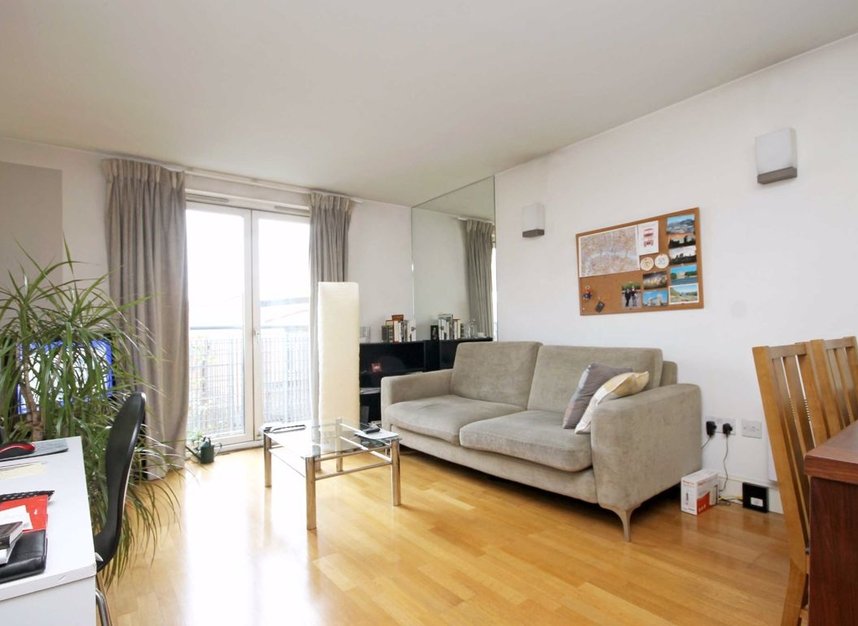 Flat to rent in Plumbers Row, London, E1 | Dexters