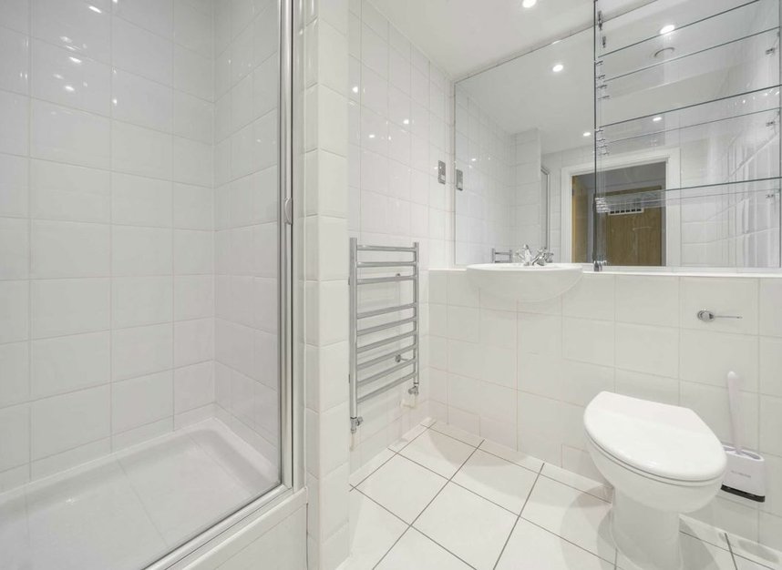 Properties to let in Point Wharf Lane - TW8 0DD view7