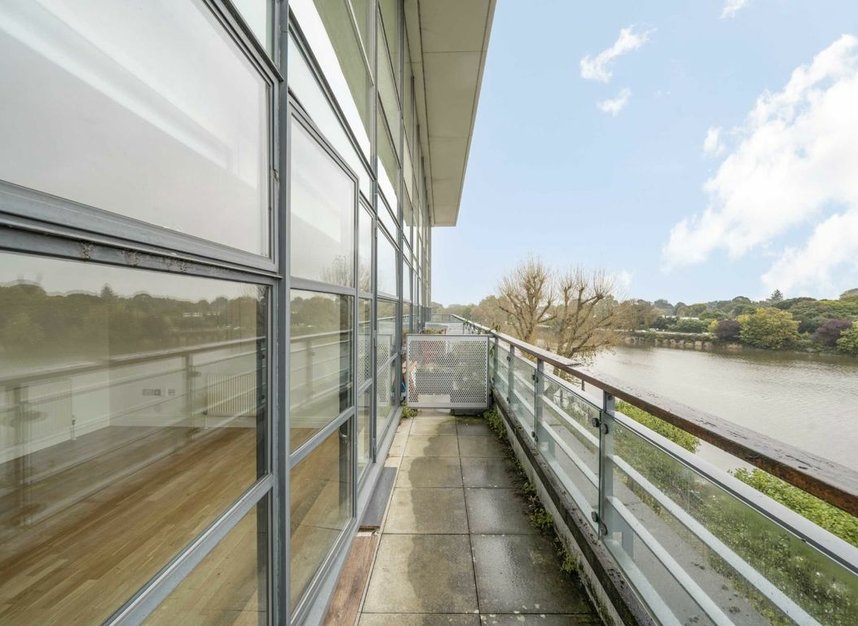 Properties to let in Point Wharf Lane - TW8 0DD view8
