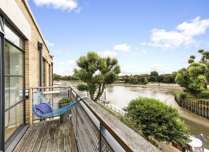 Properties to let in Point Wharf Lane - TW8 0DD view7