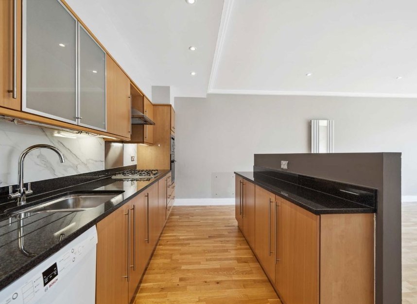 Properties let in Point Wharf Lane - TW8 0EA view3