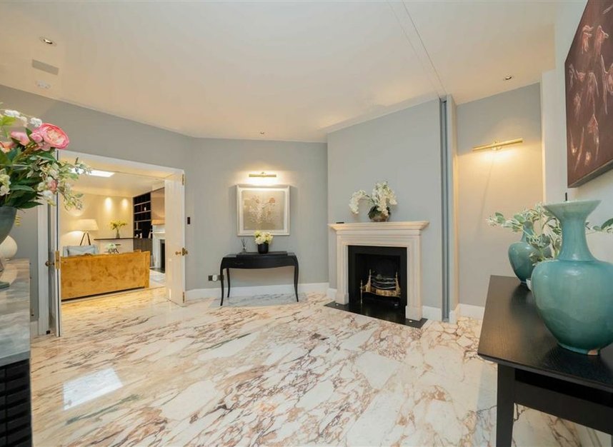 Properties to let in Pont Street - SW1X 0AB view6