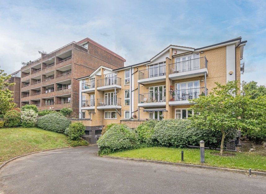 Portsmouth Road, Kingston Upon Thames, KT1