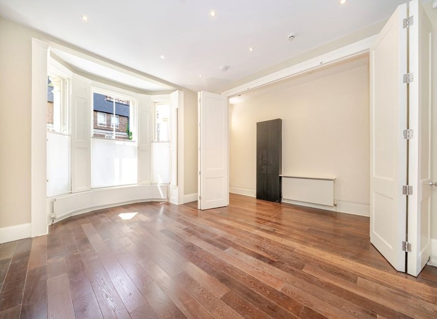 Properties to let in Powis Gardens - W11 1JG view2